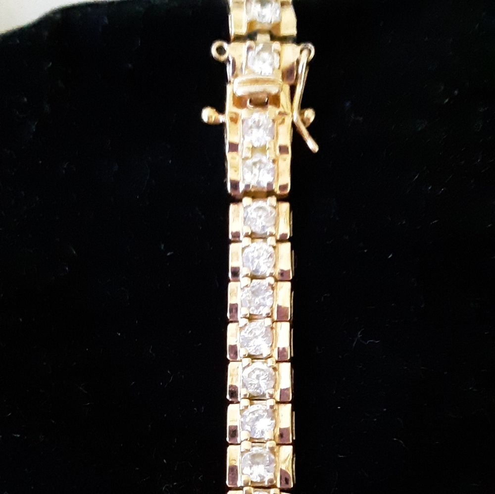 Cubic zirconia tennis bracelet